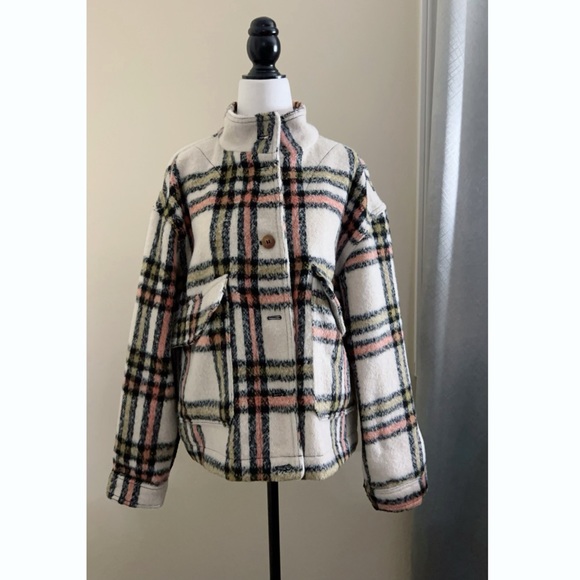 Bagatelle Shacket - Picture 4 of 14